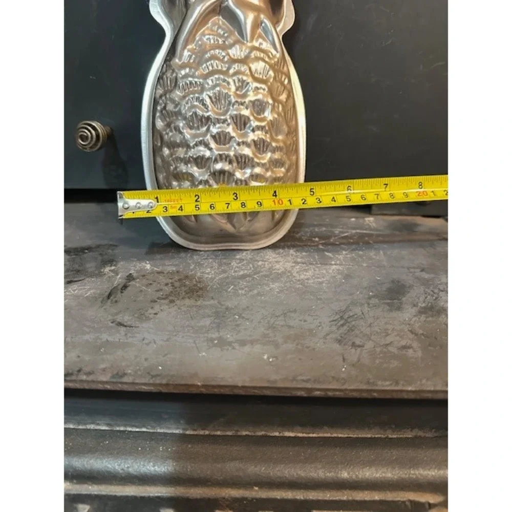 Vintage Aluminum Pineapple Mold Wall Hanging‎ Kitchen Decor Pink Tone 10.5 Inch